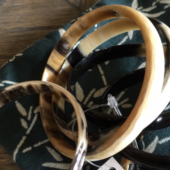 NWT Horn Bracelet set - Picture 6 of 8